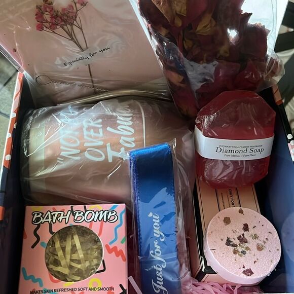 BEST WISHES BOX - Picture 2 of 7